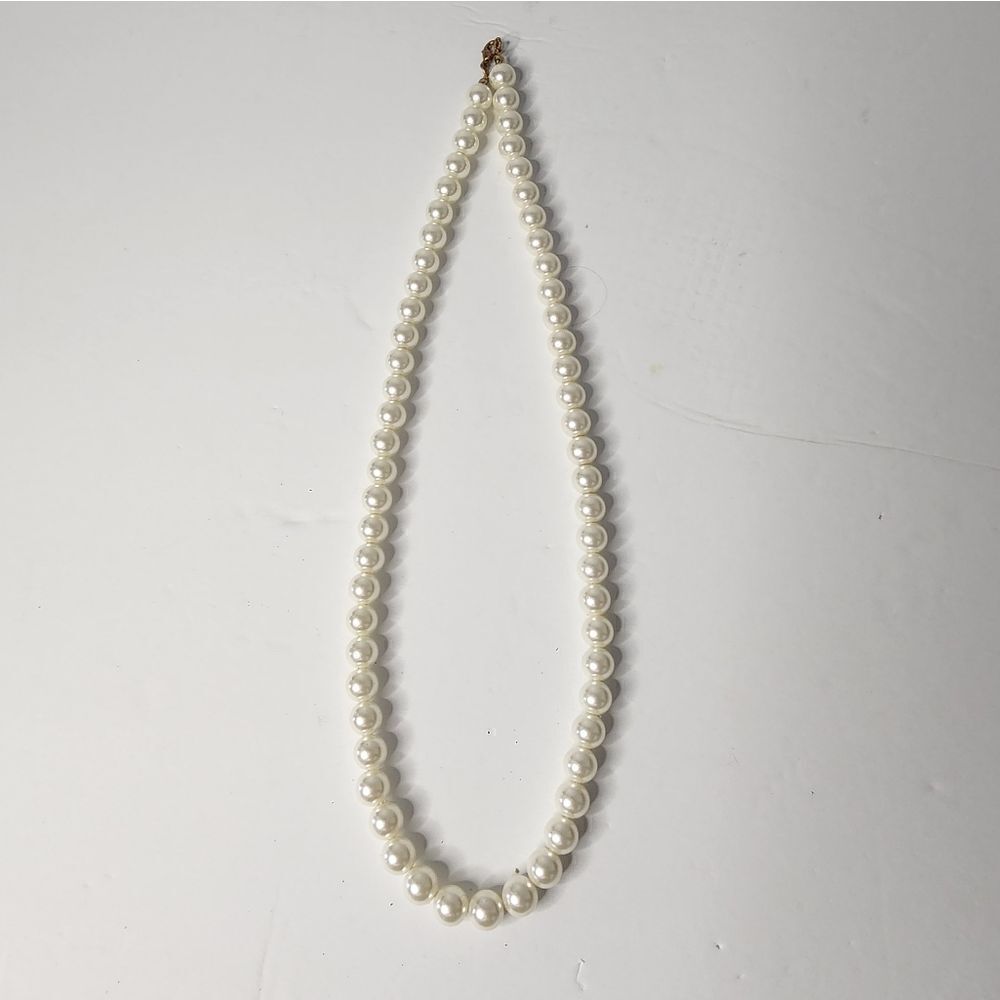 Vintage faux pearls flapper style necklace